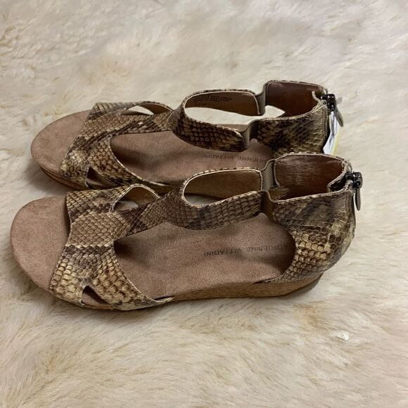 Adrienne Vittadini Women's Beautiful Comfortable Wedge Tullio Sandals Size 7.5 - Picture 1 of 5